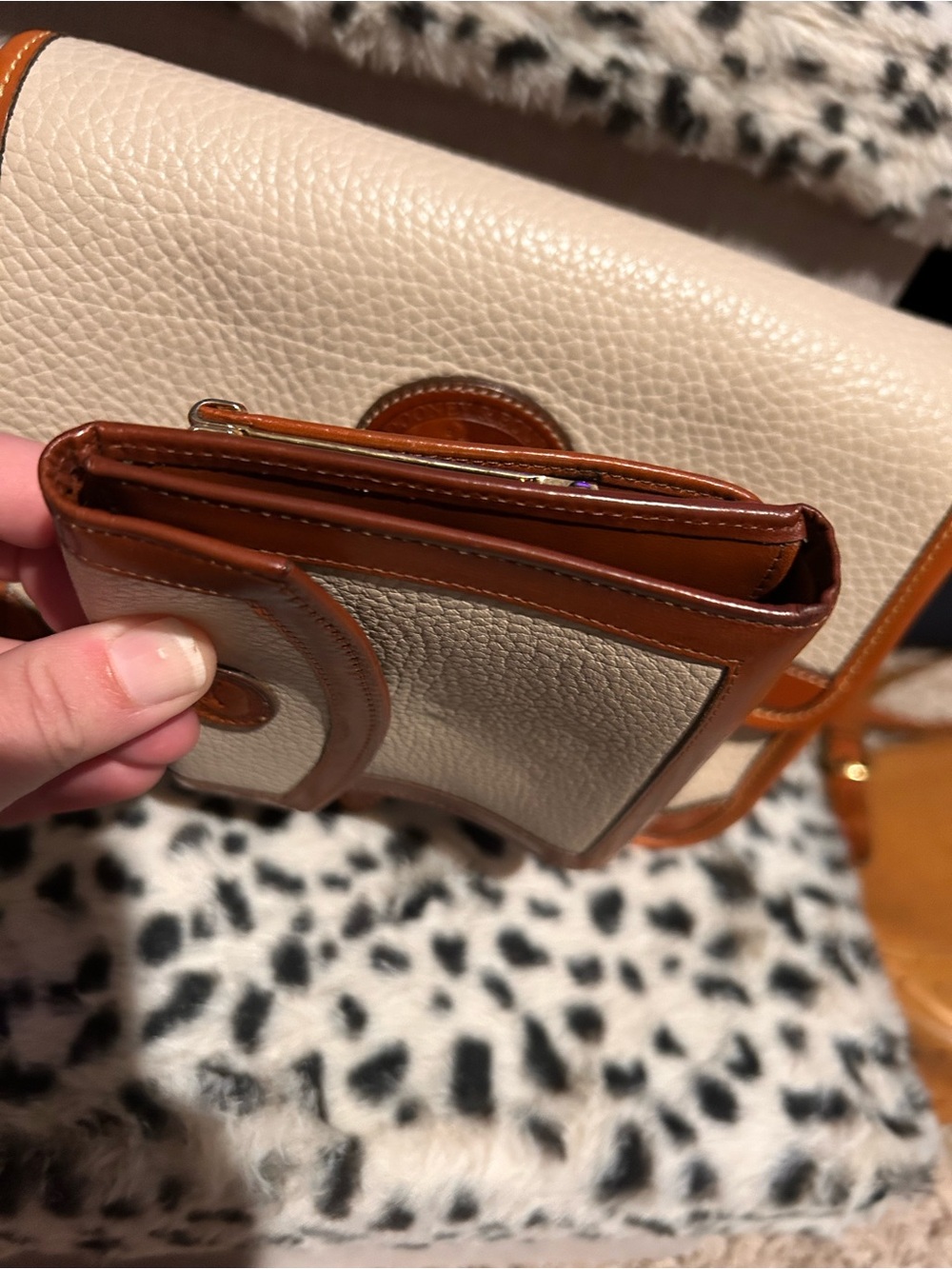 Dooney & Bourke Vintage All-Weather Leather Surrey bag w/ Matching Wallet - Picture 11 of 16